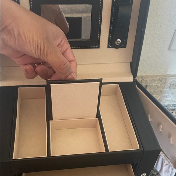 Travel Jewelry Organizer Box - Picture 5 of 12